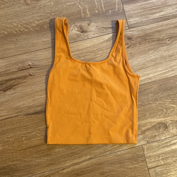 Modiv brand evolv crop tank - Picture 2 of 2